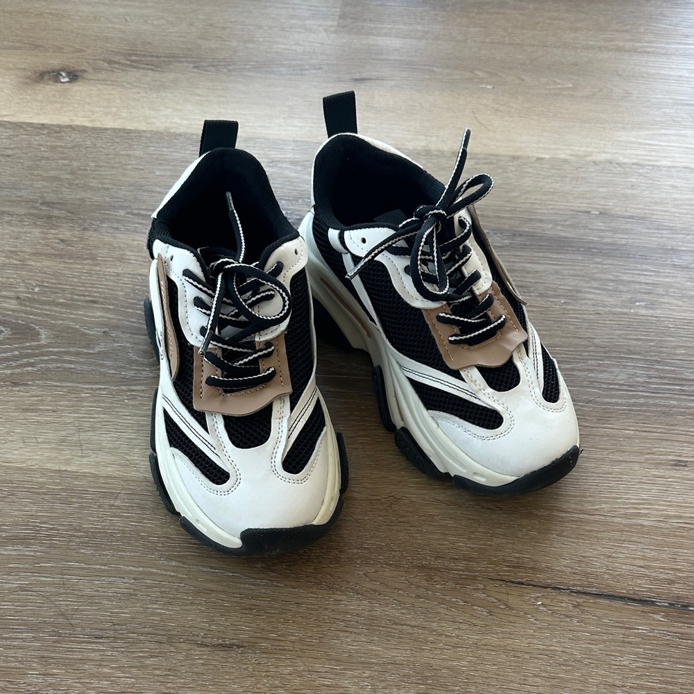 Steve Madden Black and White Sneakers